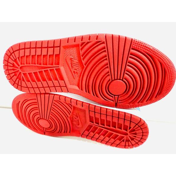 Nike AIR JORDAN 1 Retro Black/Red Women's Size 5 NEW OG Box Red Soles - Picture 4 of 9